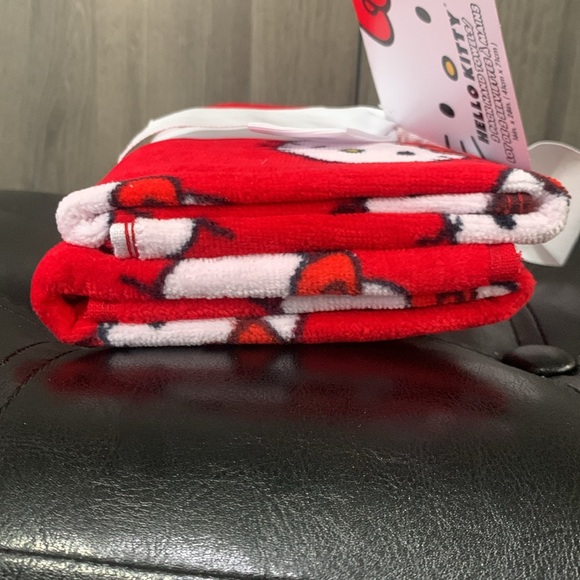New Hello Kitty Faces Red Hand Towels Pack Of 2 Hand Towel With Tag & Bow - Picture 8 of 9